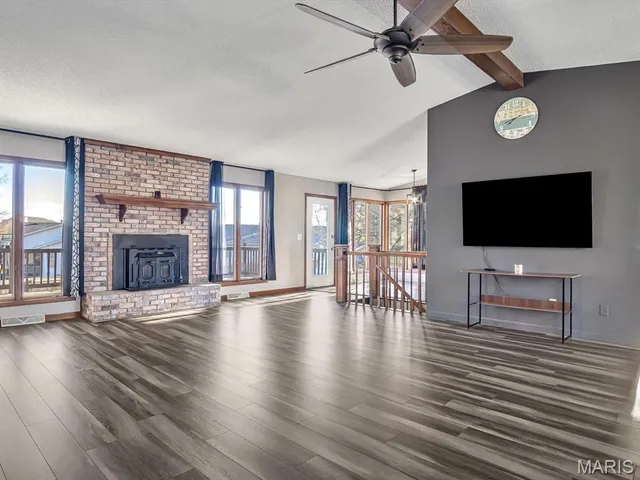 $320,000 | 312 Wedgewood Drive, Waterloo, IL 62298