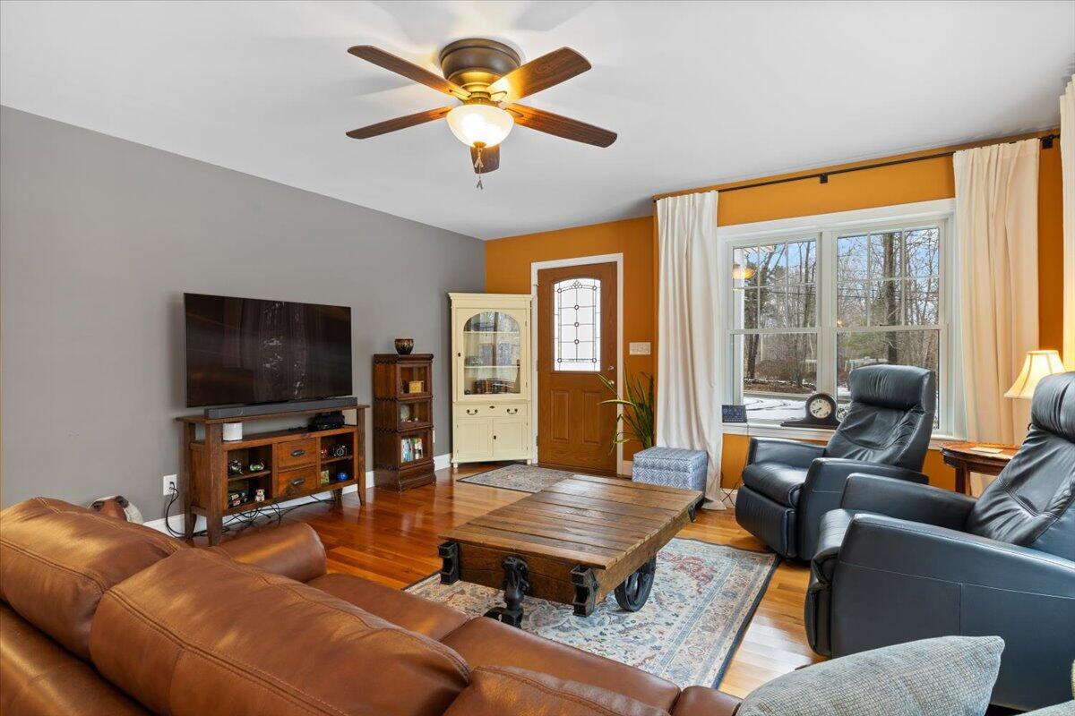 282 West Road Waterboro, ME 04087 - Photo 7 of 32 Livingroom