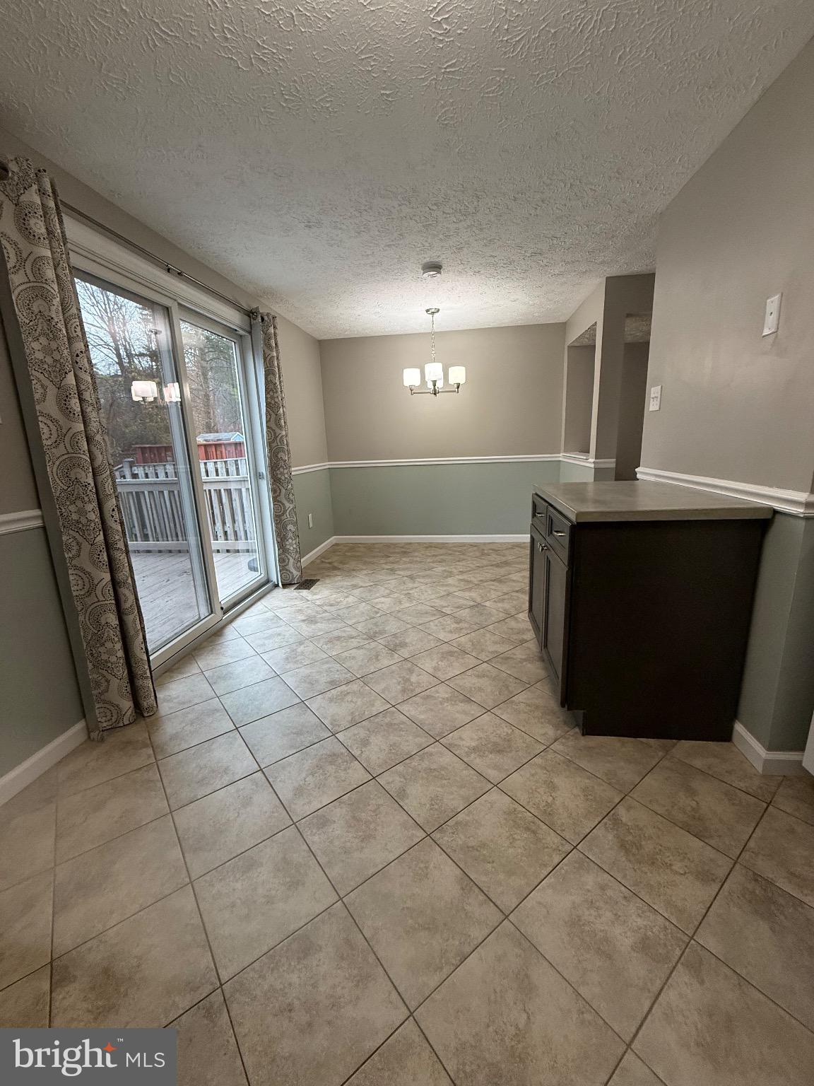3750 Timahoe Circle Baltimore, MD 21236 - Photo 8 of 29 a view of an empty room and window