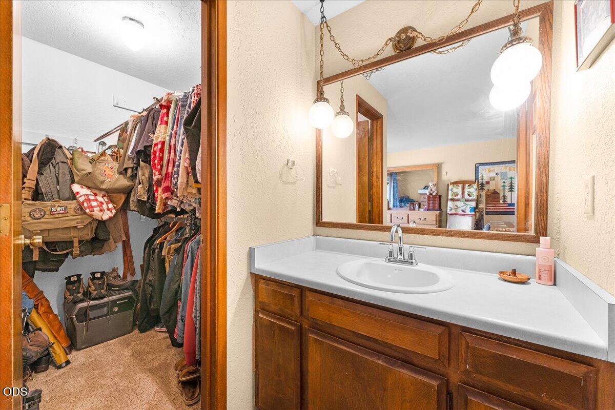 2991 Barclay Road Medford, OR 97504 - Photo 8 of 21 Gallery Image 8