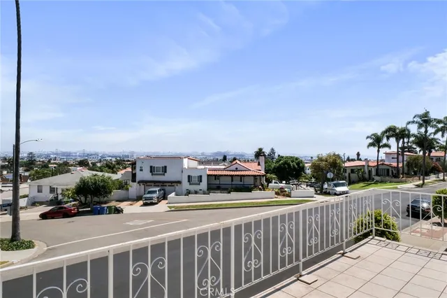 $950,000 | 1467 Le Grande Terrace, San Pedro, CA 90732