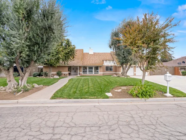 $575,000 | 1691 South Bailey Avenue, Fresno, CA 93727