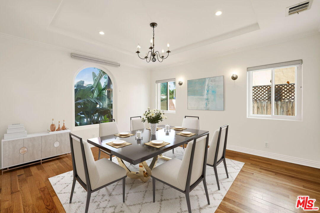 362 North Kings Road Los Angeles, CA 90048 - Photo 2 of 15 Gallery Image 2
