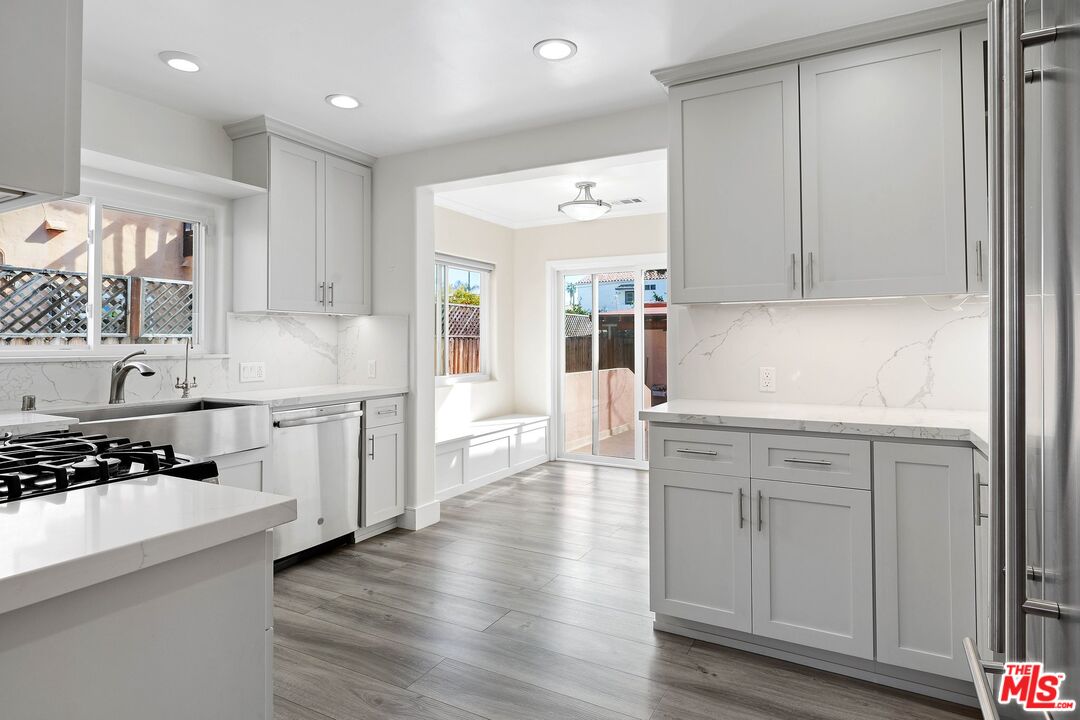 362 North Kings Road Los Angeles, CA 90048 - Photo 3 of 15 Gallery Image 3