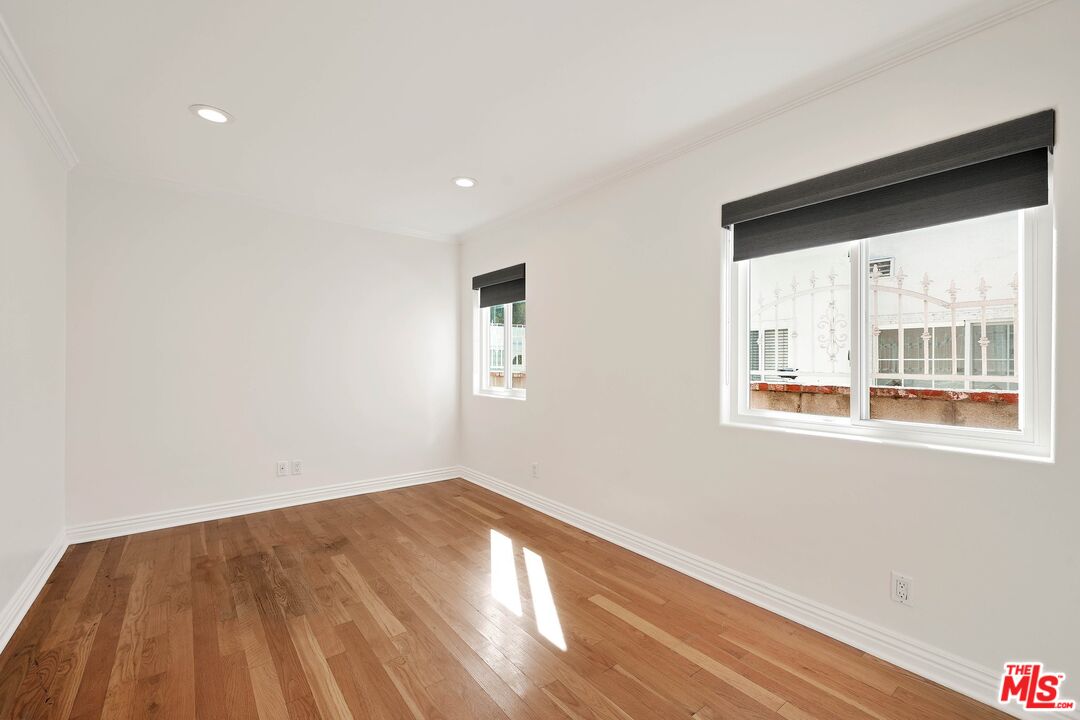 362 North Kings Road Los Angeles, CA 90048 - Photo 8 of 15 Gallery Image 8