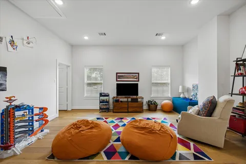 $750,000 | 917 Moody Street, Houston, TX 77009