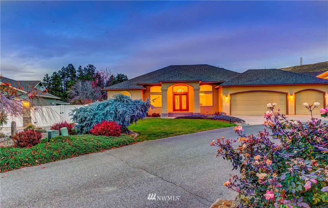 89 Springhill Drive East Wenatchee, WA 98802 - Photo 1 of 36