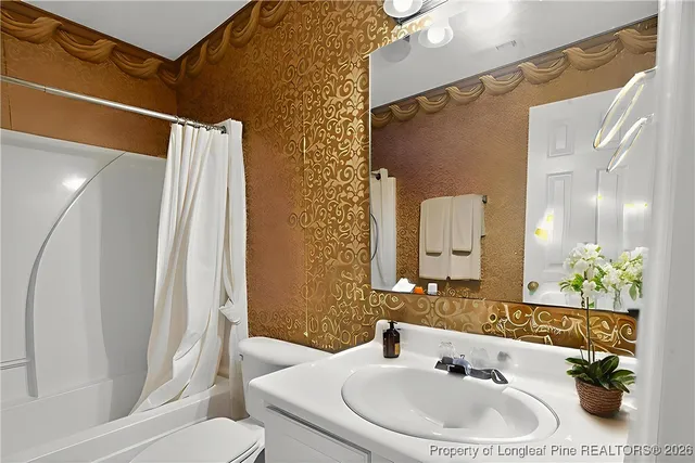 $279,000 | 1932 Ashridge Drive, Fayetteville, NC 28304