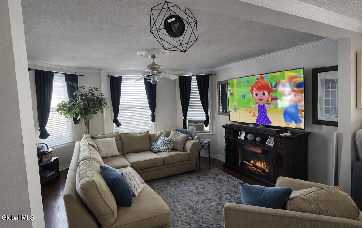 1410 Stanford Street, Unit A Schenectady, NY 12308 - Photo 2 of 11 IMG_2105