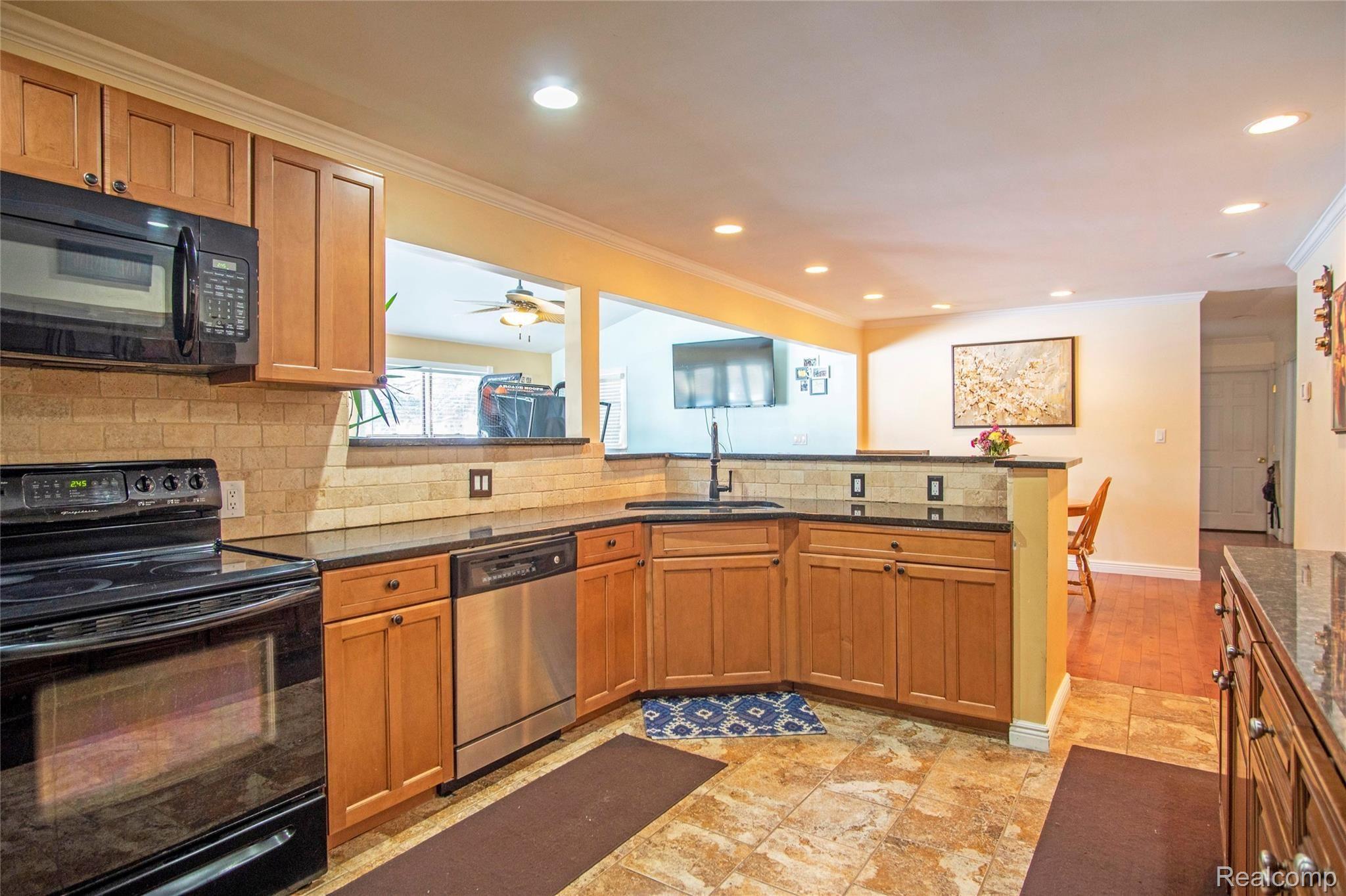 3837 East Coon Lake Road Howell, MI 48843 - Photo 13 of 37 15.jpg