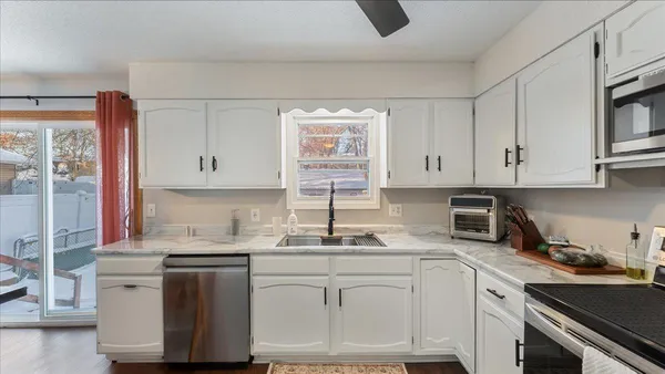 $250,000 | 1707 10th Avenue Southeast, St. Cloud, MN 56304