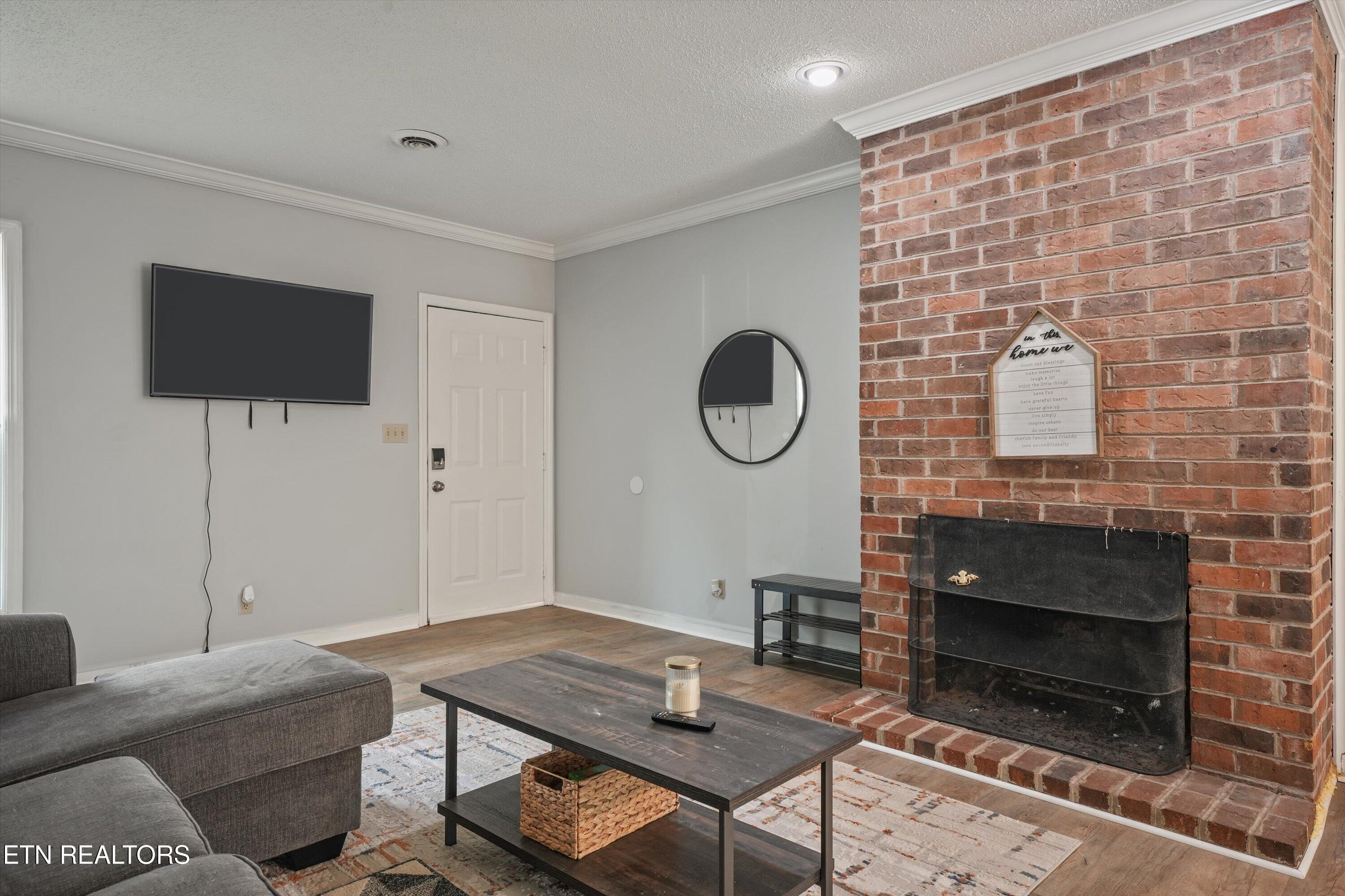 105 Arcadia Lane, Unit D Oak Ridge, TN 37830 - Photo 9 of 29 Fireplace