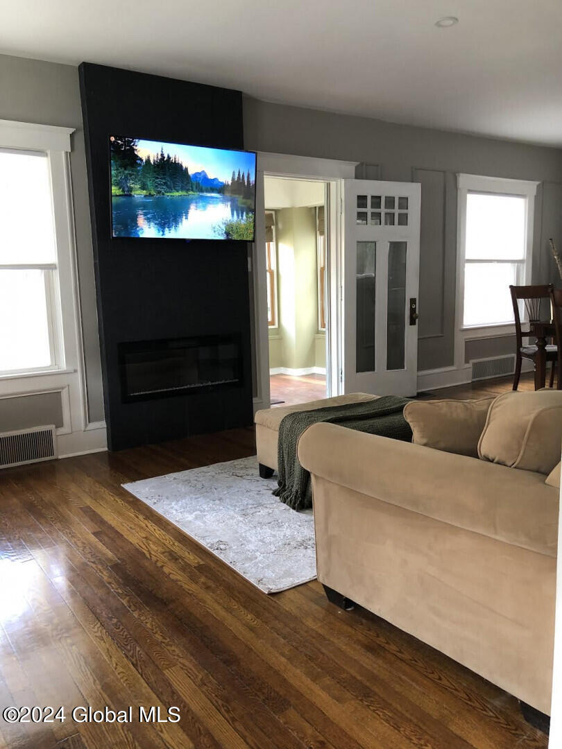 84 Whitehall Road Albany, NY 12209 - Photo 8 of 24 84WhitehallRd_48810_8