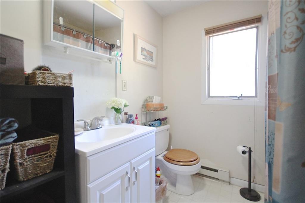 1 Wood Pond Road Brunswick, ME 04011 - Photo 22 of 31 1st floor bathroom