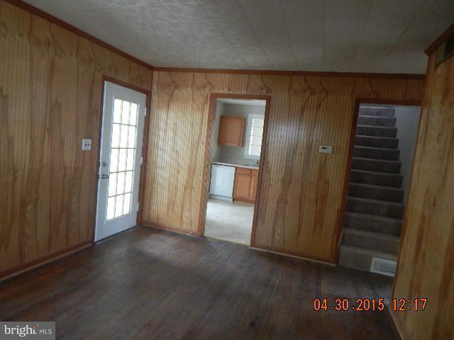 4411 Allies Road Morningside, MD 20746 - Photo 6 of 9 Family Room