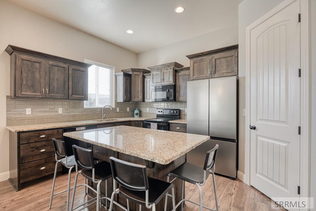 3918 Hazelwood Way Ammon, ID 83406 - Photo 11 of 46