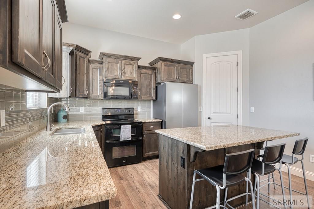 3918 Hazelwood Way Ammon, ID 83406 - Photo 12 of 46