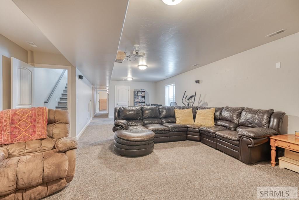 3918 Hazelwood Way Ammon, ID 83406 - Photo 27 of 46