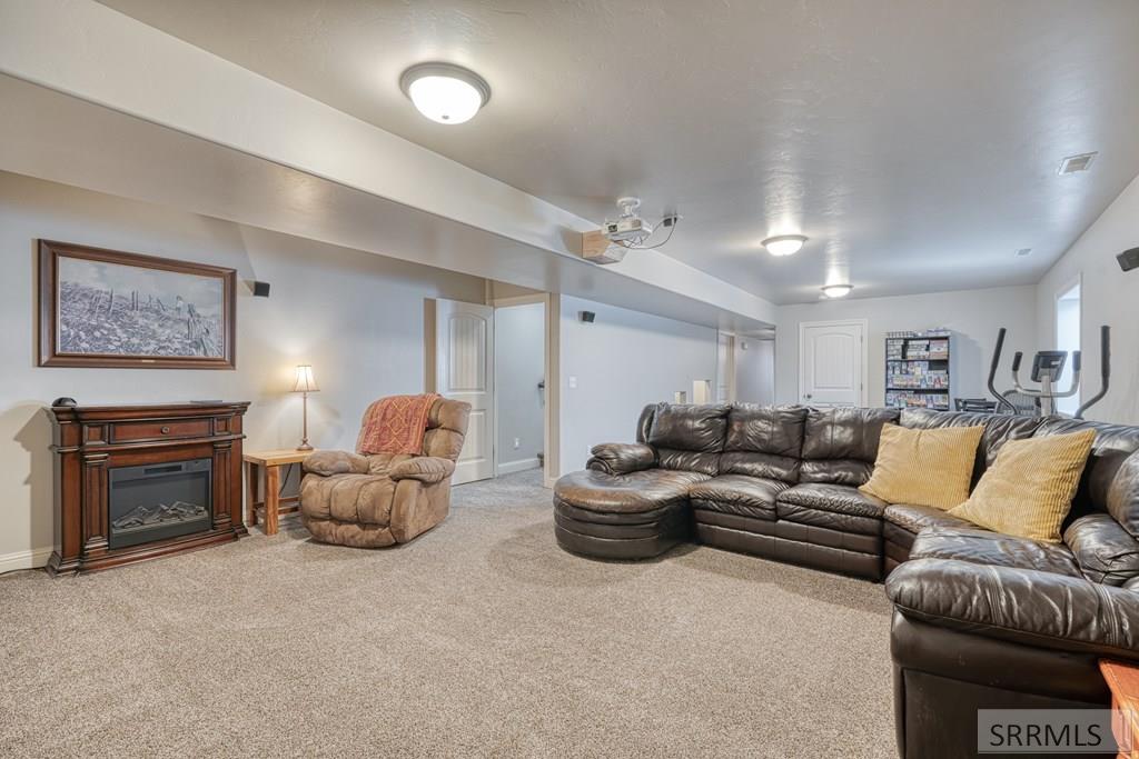 3918 Hazelwood Way Ammon, ID 83406 - Photo 29 of 46