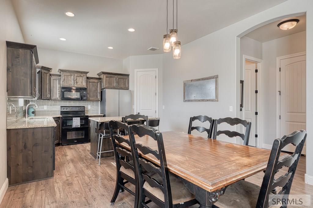 3918 Hazelwood Way Ammon, ID 83406 - Photo 10 of 46