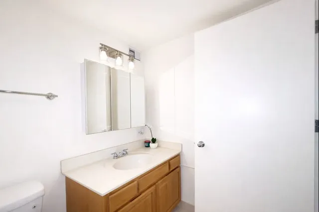 $1,500 | 6700 South South Shore Drive, Unit 2G, Chicago, IL 60649