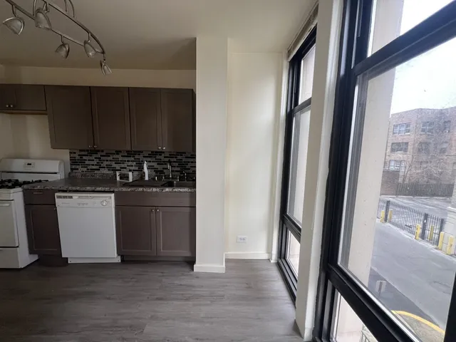 $1,500 | 6700 South South Shore Drive, Unit 2G, Chicago, IL 60649