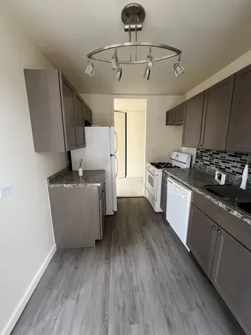 $1,500 | 6700 South South Shore Drive, Unit 2G, Chicago, IL 60649