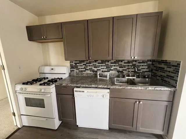 $1,500 | 6700 South South Shore Drive, Unit 2G, Chicago, IL 60649