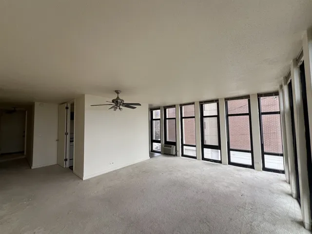 $1,500 | 6700 South South Shore Drive, Unit 2G, Chicago, IL 60649