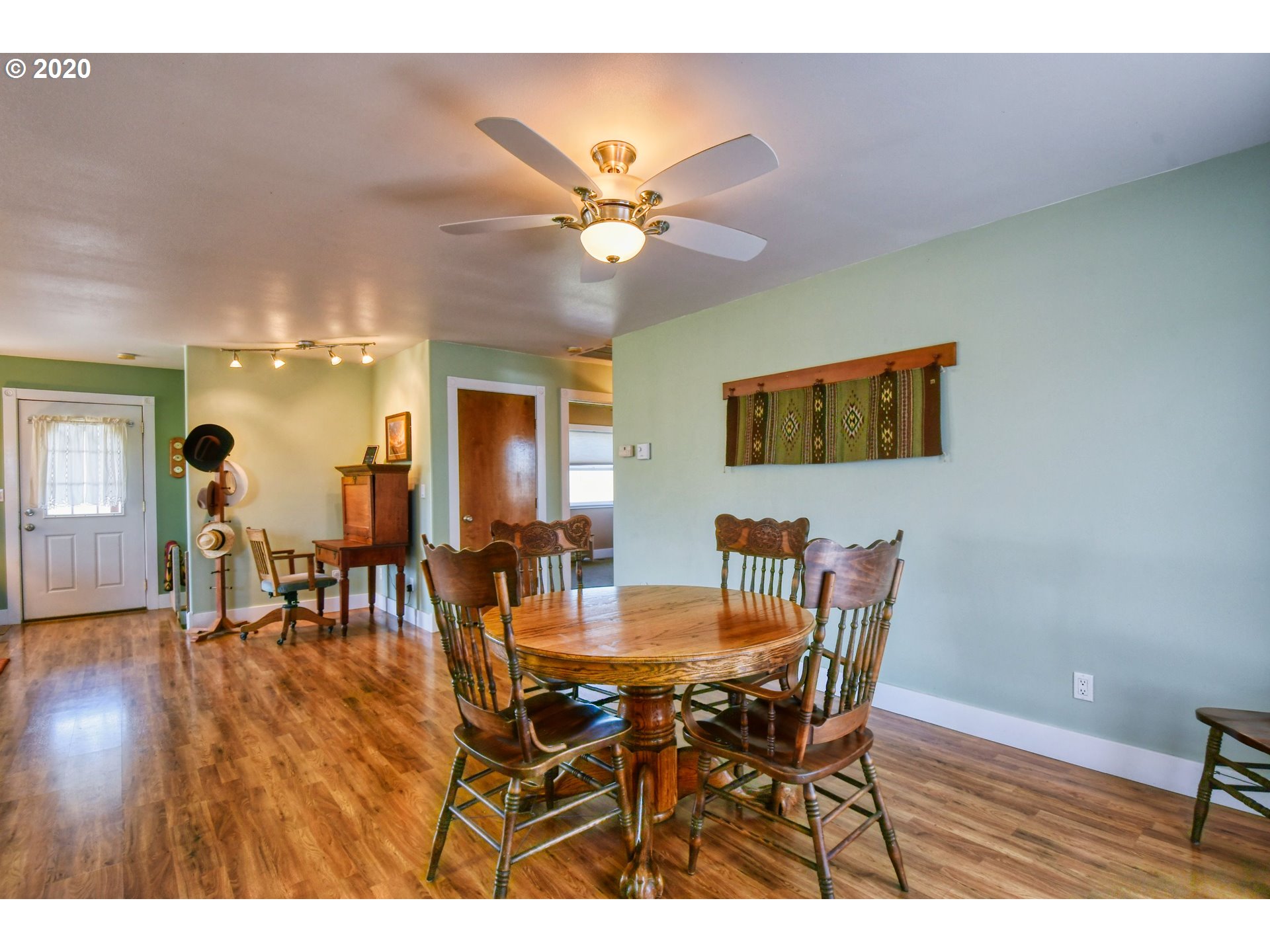 1492 Southwest Athens Avenue Pendleton, OR 97801 - Photo 5 of 32 Gallery Image 5