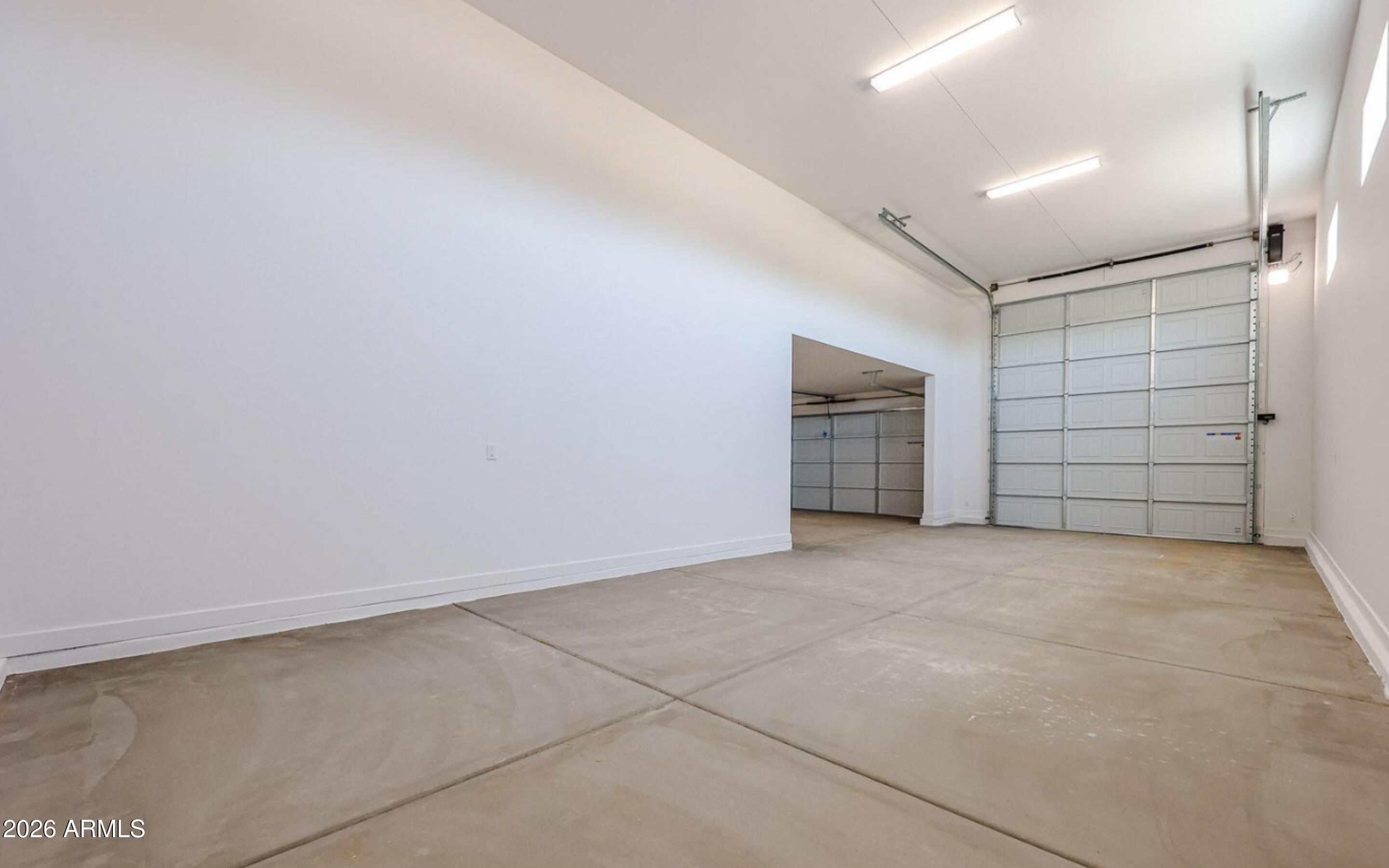 812 East Irvine Road Phoenix, AZ 85086 - Photo 4 of 28 RV Garage