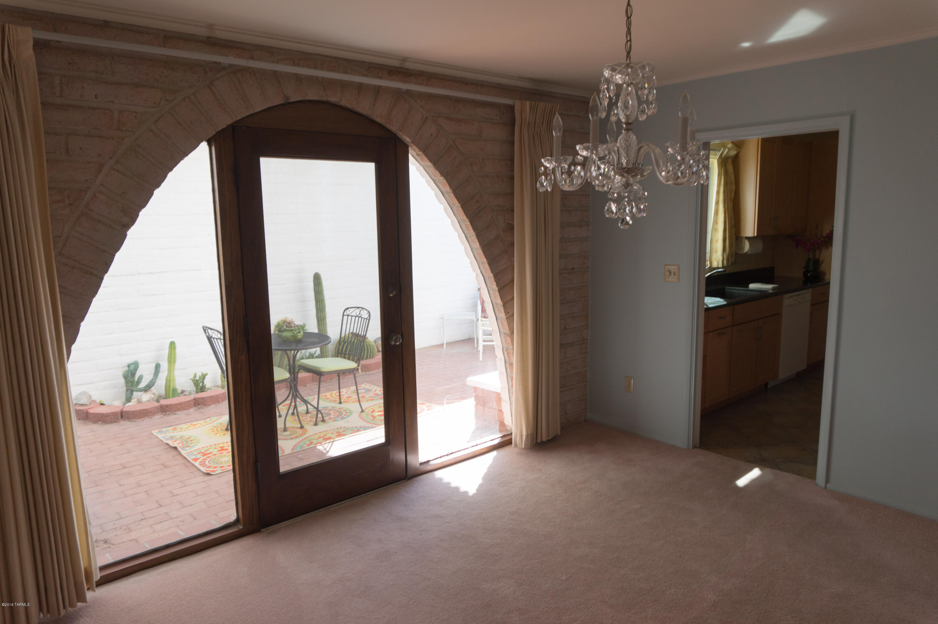646 West Roller Coaster Road Tucson, AZ 85704 - Photo 10 of 40 Gallery Image 10