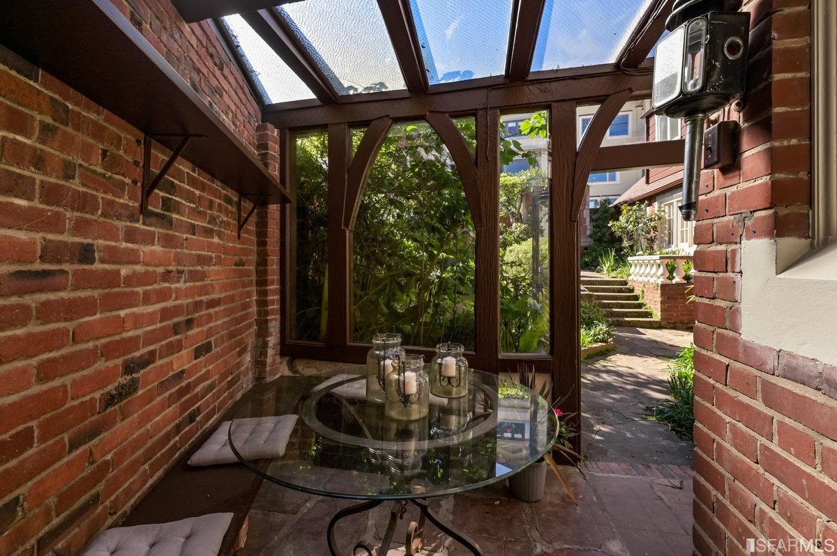 58 Graystone Terrace San Francisco, CA 94114 - Photo 28 of 88 a room with furniture and a potted plant