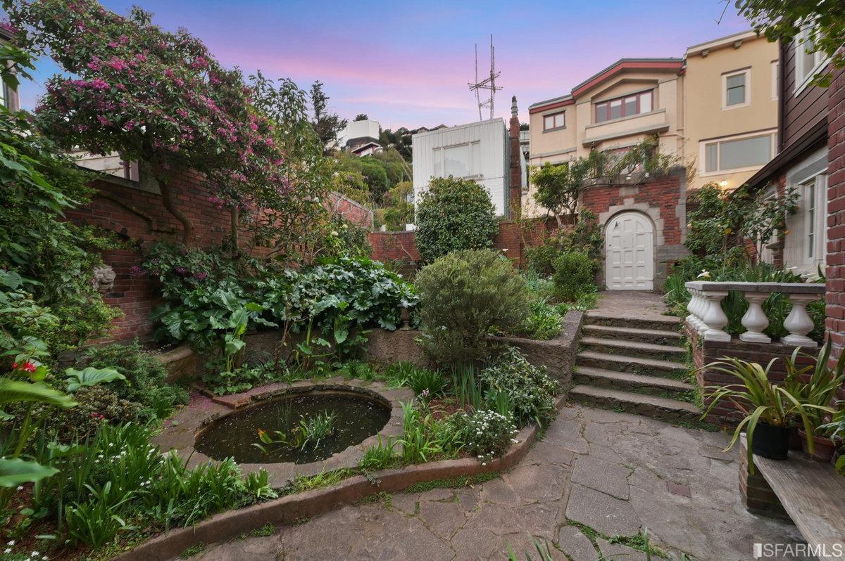 58 Graystone Terrace San Francisco, CA 94114 - Photo 66 of 88 a front view of a house with garden