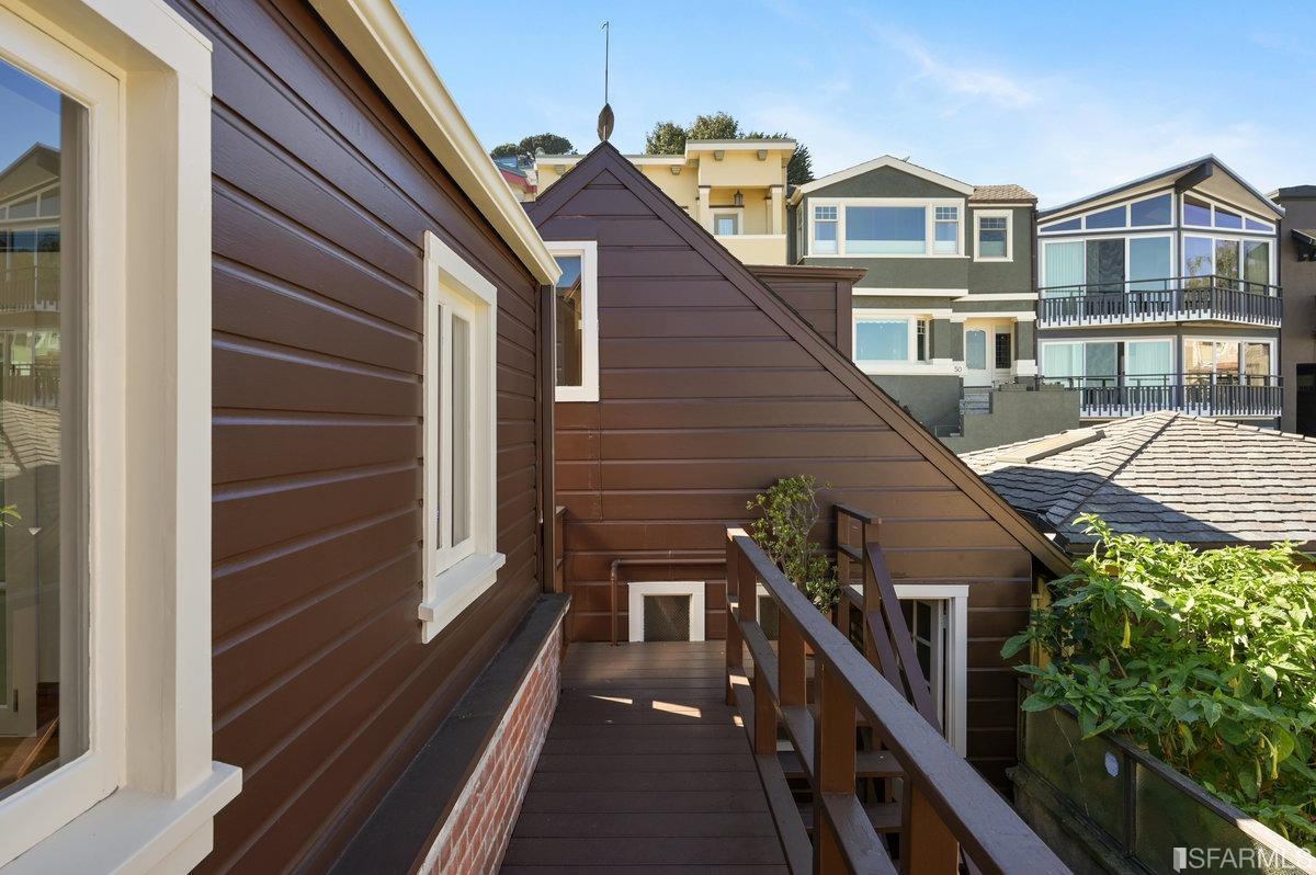 58 Graystone Terrace San Francisco, CA 94114 - Photo 69 of 88 a view of a house with many windows