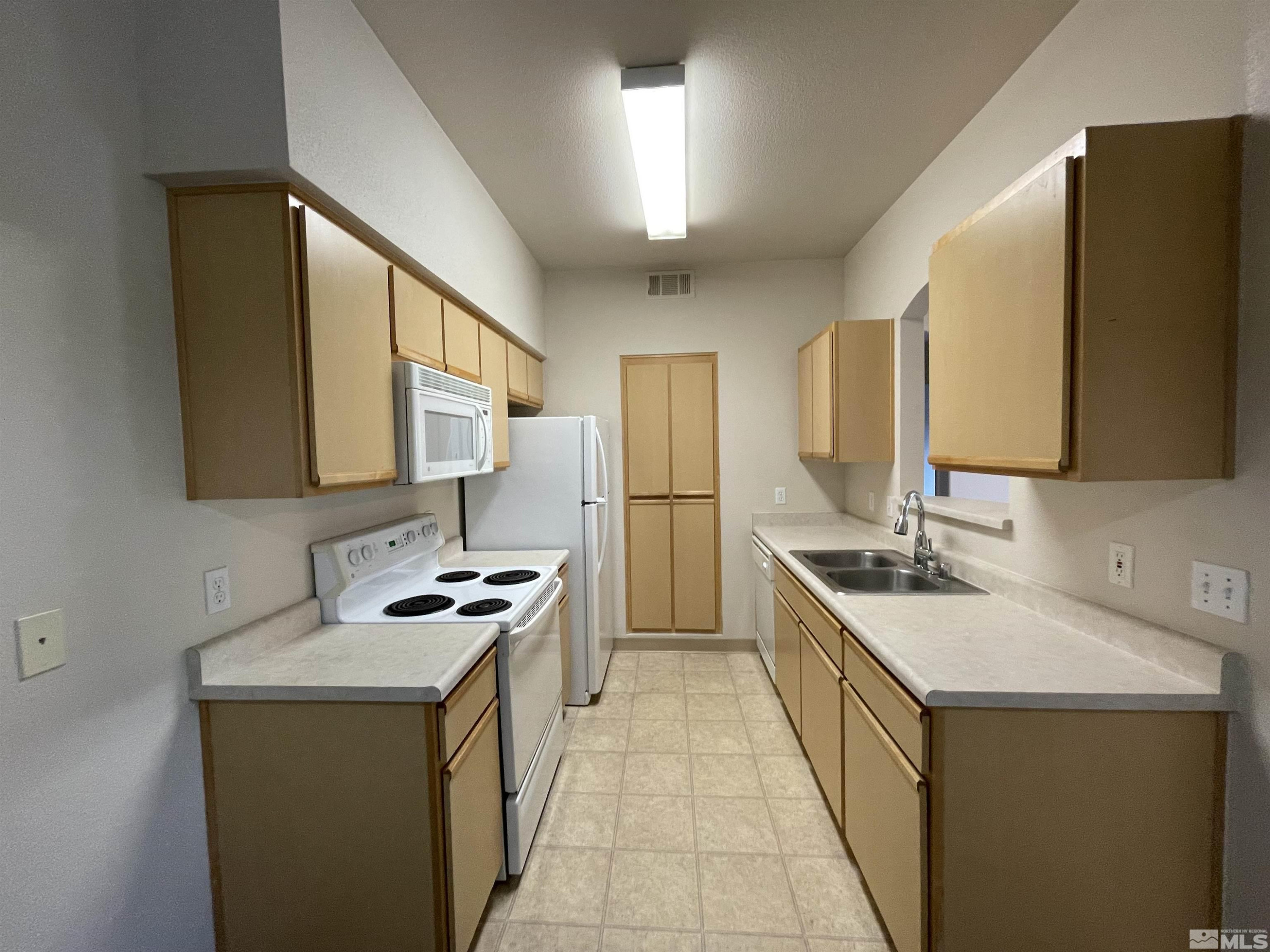 6850 Sharlands Avenue Reno, NV 89523 - Photo 4 of 13 Photo 4