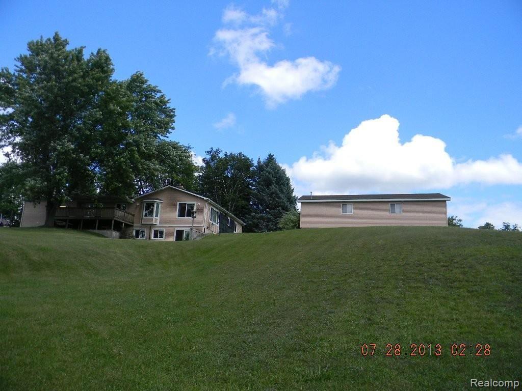 8052 Pinckney Road Pinckney, MI 48169 - Photo 35 of 36 DSCN9447.JPG