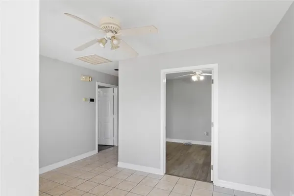 $2,200 | 8019 West Fm 517 Road West, Dickinson, TX 77539