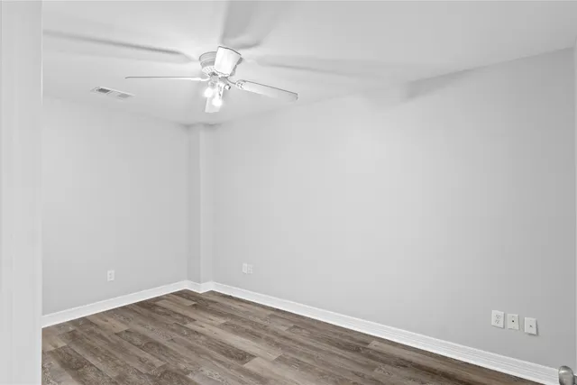 $2,200 | 8019 West Fm 517 Road West, Dickinson, TX 77539