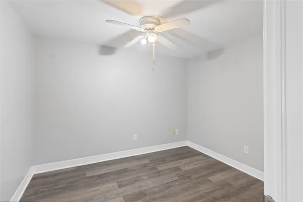 $2,200 | 8019 West Fm 517 Road West, Dickinson, TX 77539