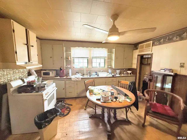 $49,000 | 820 South 10th Street, Herrin, IL 62948