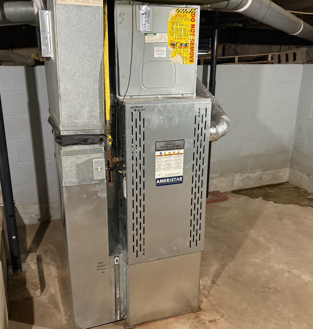 820 South 10th Street Herrin, IL 62948 - Photo 10 of 15 a bathroom with a granite countertop shower and a mirror