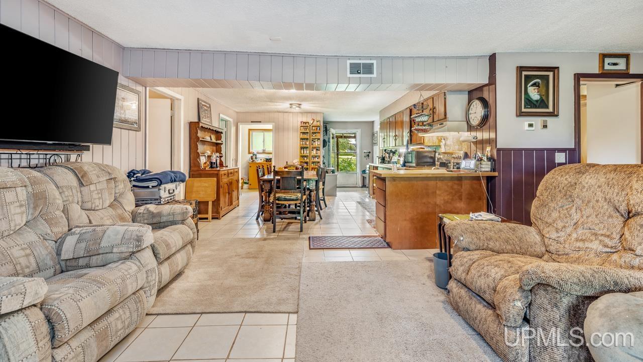 8077 County 416 J Road Gladstone, MI 49837 - Photo 9 of 22 Gallery Image 9