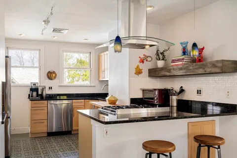 $935,000 | 60 Dracut Street, Unit 5, Boston, MA 02124