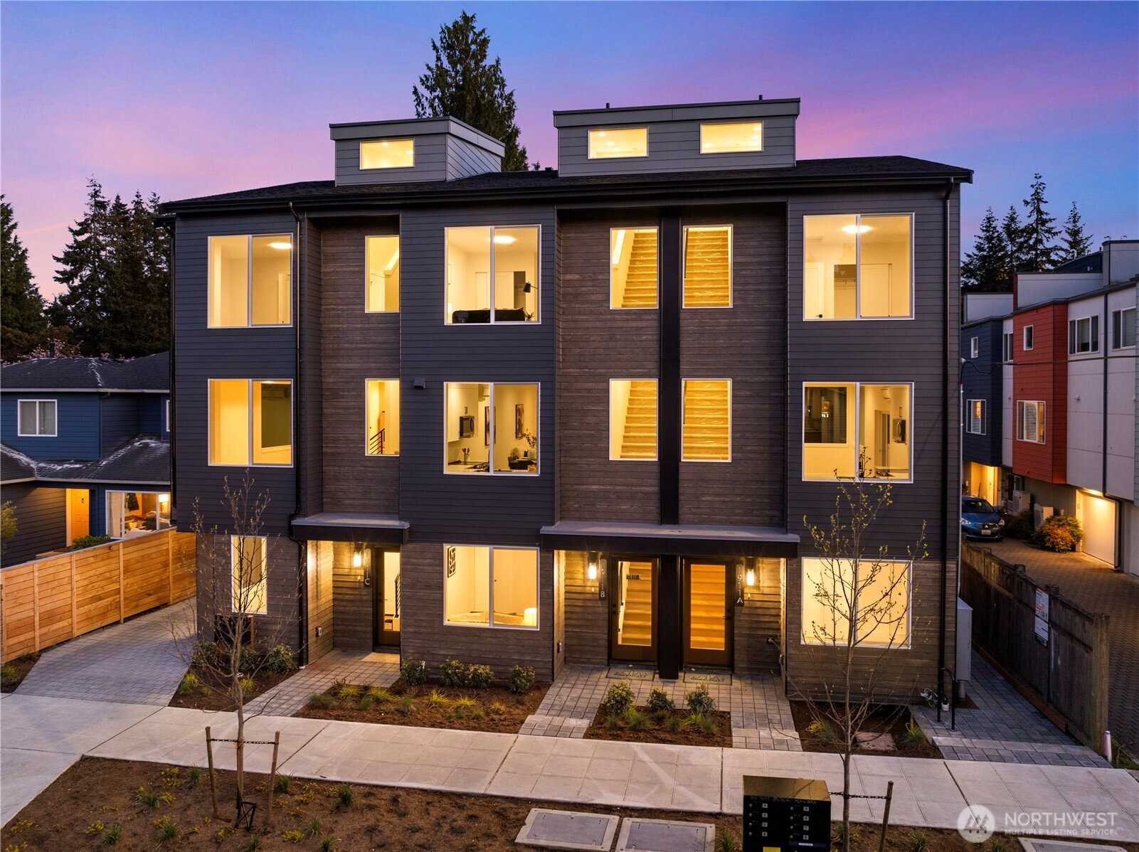 1911 North 120th Street Seattle, WA 98133 - Photo 2 of 27