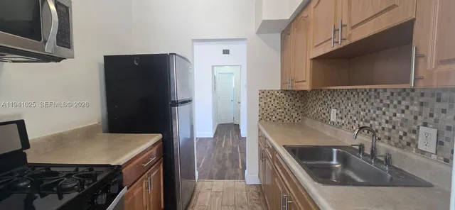 $1,900 | 8430 Harding Avenue, Unit 1, Miami Beach, FL 33141