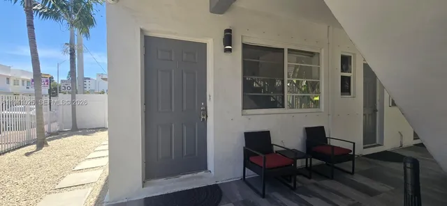 $1,900 | 8430 Harding Avenue, Unit 1, Miami Beach, FL 33141