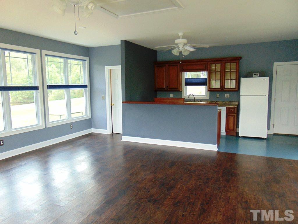 465 Clayton Road Benson, NC 27504 - Photo 5 of 30 Gallery Image 5