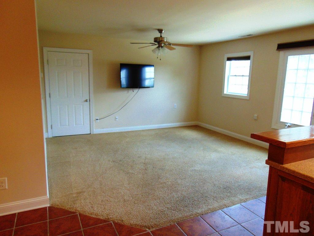 465 Clayton Road Benson, NC 27504 - Photo 10 of 30 Gallery Image 10
