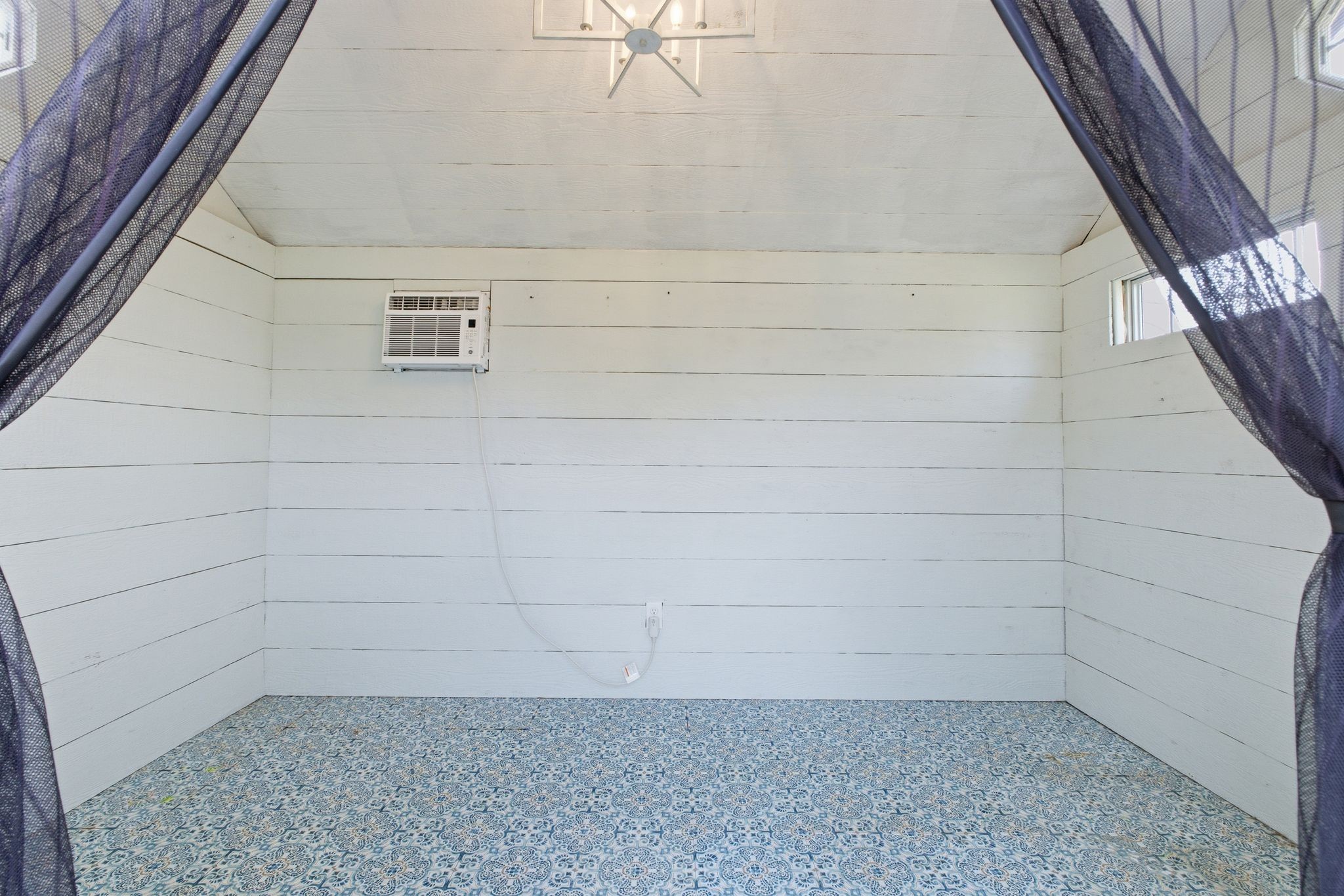 1002 Sutton Hill Road Nashville, TN 37204 - Photo 33 of 34 a bathroom with a shower